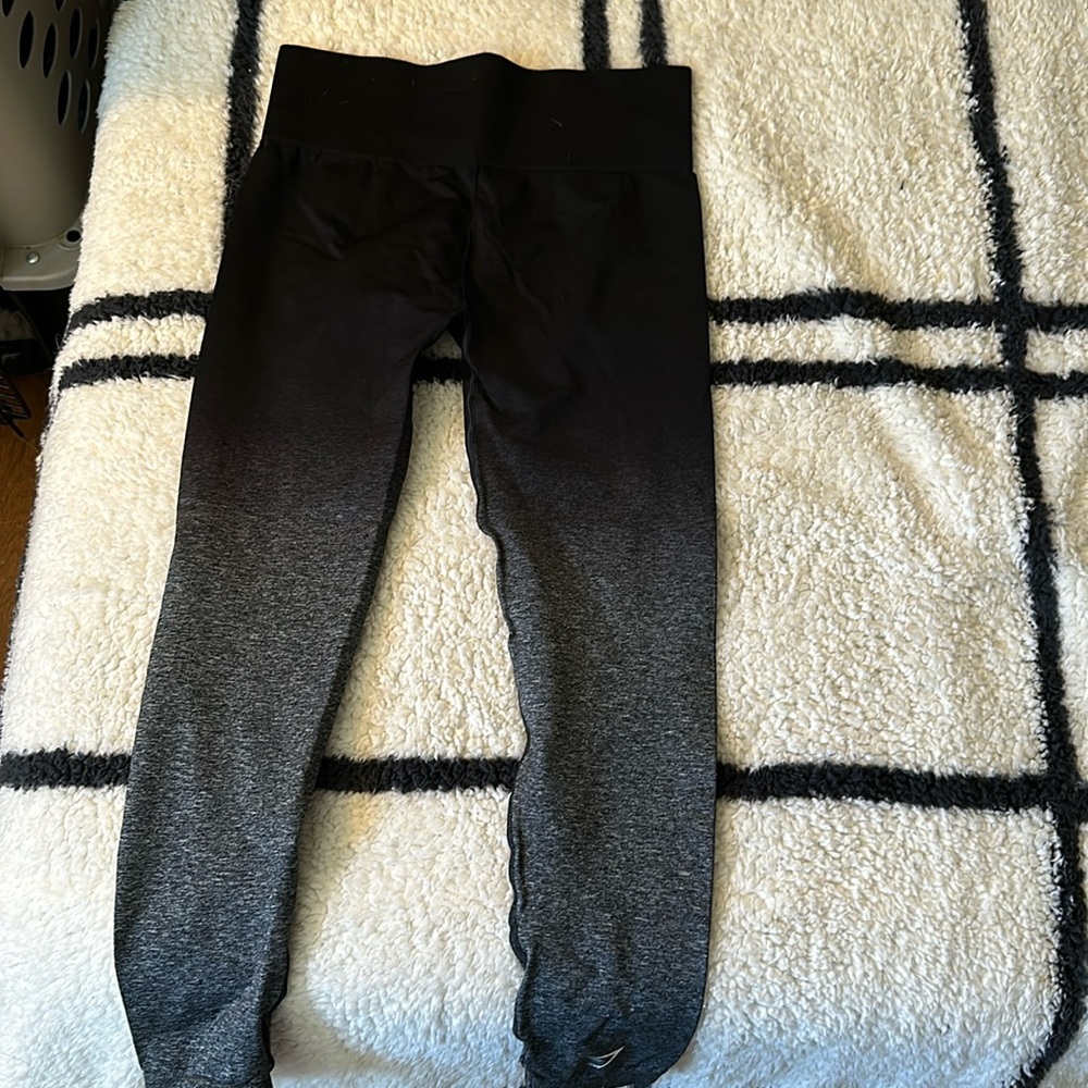 Gym shark Ombré leggings, medium